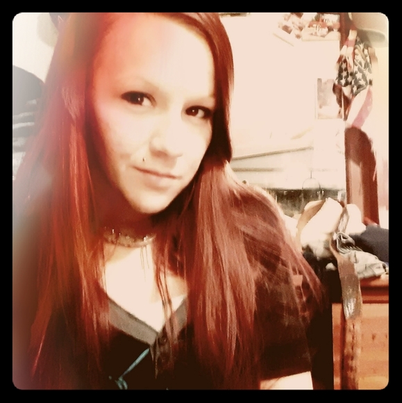 Meet your Posher, Terra - Picture 1 of 1